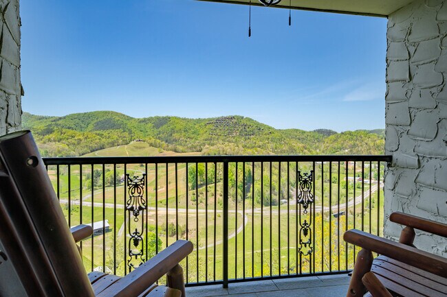 Building Photo - 4249 Dollys Dr