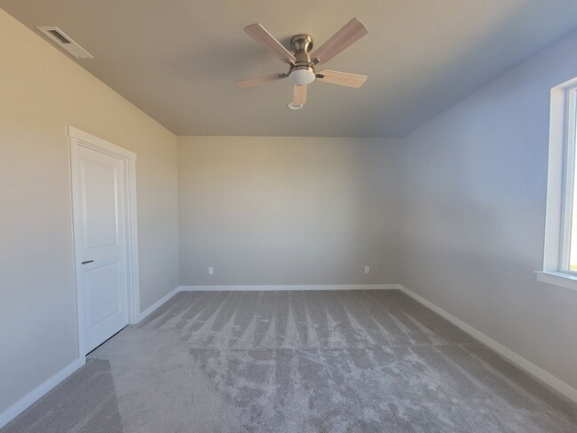 Building Photo - Beautiful NEW home in South Richland
