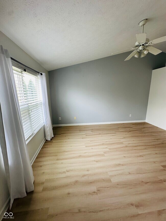 Building Photo - 6932 Thousand Oaks Ln