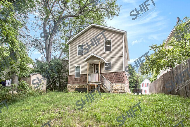 Building Photo - 755 North - Beautiful Single Family home