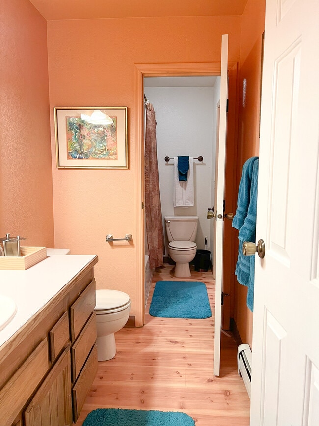 Building Photo - 5703 Jennifer Cir