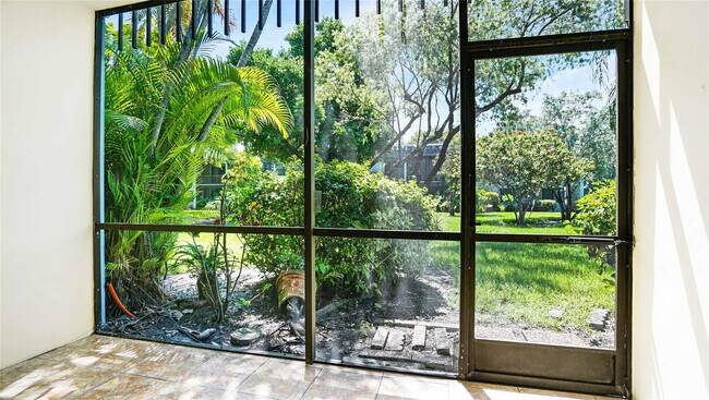 Building Photo - 3111 Oakland Shores Dr