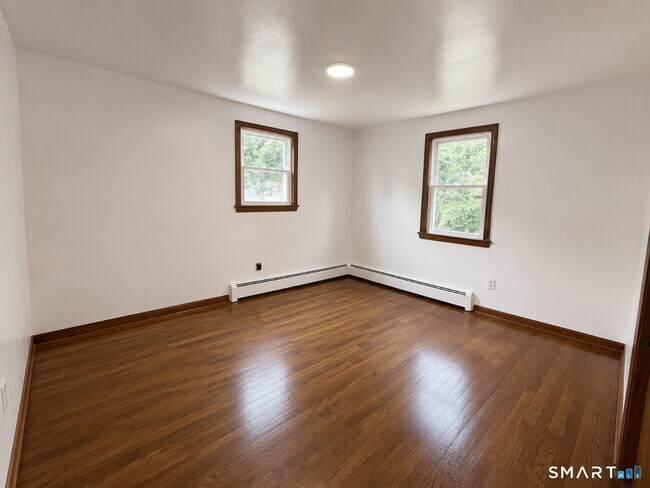 Building Photo - 98 Hartley Dr