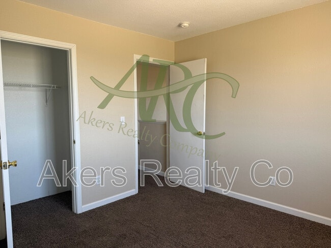 Building Photo - 277 W Coral Dr