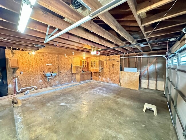 Building Photo - 3010 Pine St