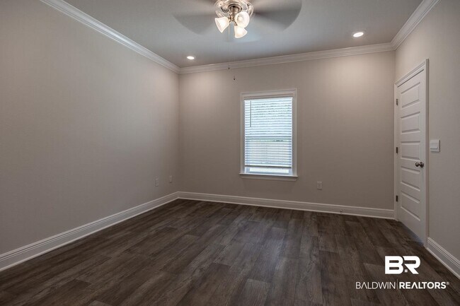 Building Photo - 32444 Revere Dr