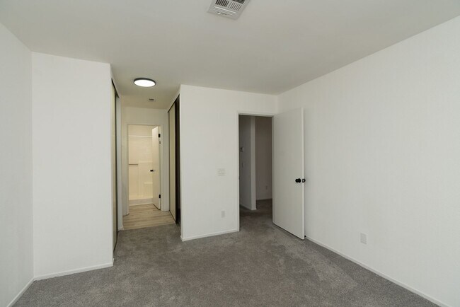 Building Photo - ***RANCHO PENASQUITOS BEST KEPT SECRET 2 B...