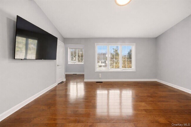 Building Photo - 42 Clarewood Dr