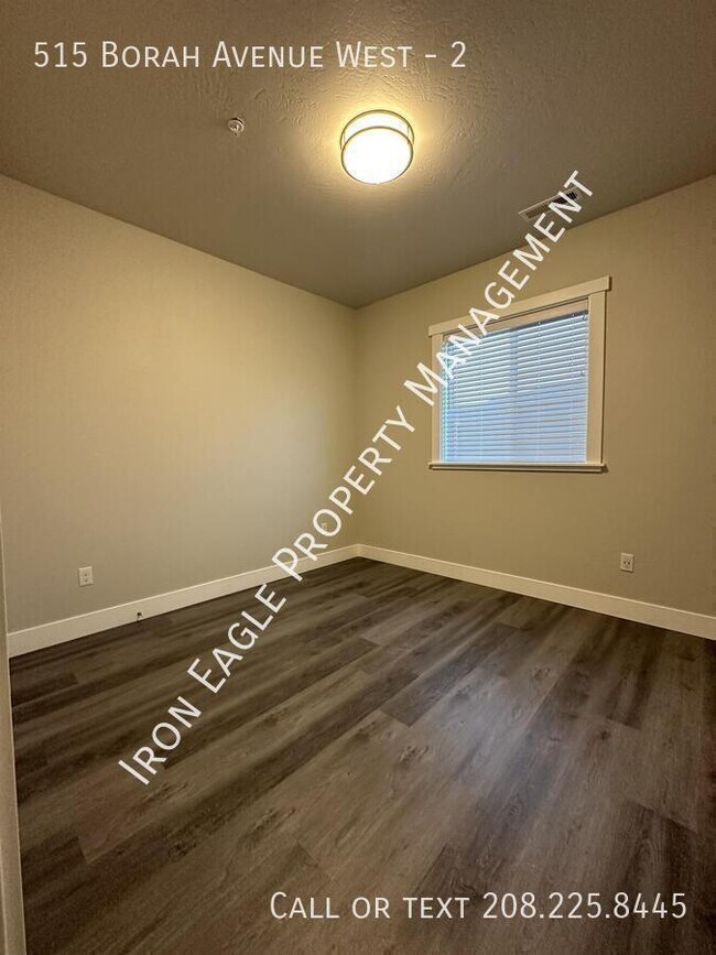 Building Photo - 515 Borah Ave W