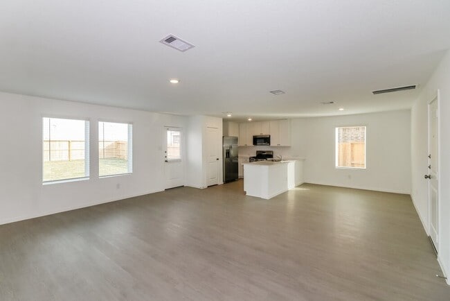 Building Photo - 16726 Old Wagon Wy