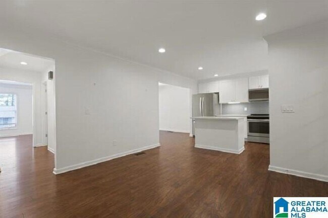 Building Photo - 2106 Montreat Pkwy