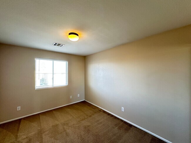 Building Photo - DESERT WILLOWS