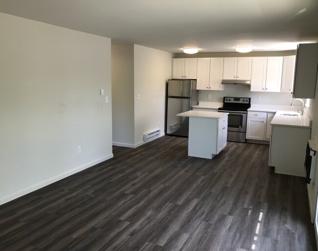 Interior Photo - 319 7th Ave