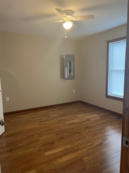 Building Photo - 90 Hanshew Ln