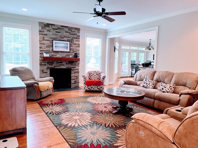 Building Photo - 3940 Grandbridge Dr