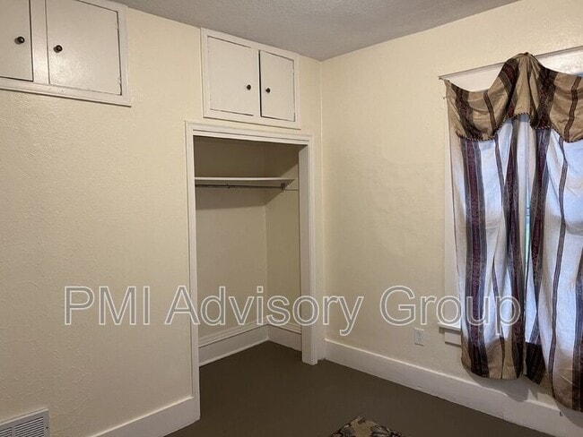 Building Photo - 1334 SW Mulvane St