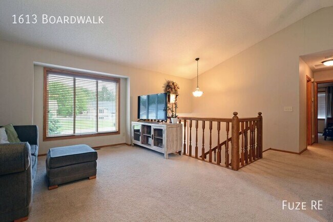 Building Photo - 1613 Boardwalk-