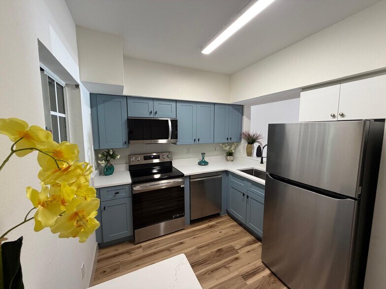 Building Photo - 8358 Bernwood Cove Loop