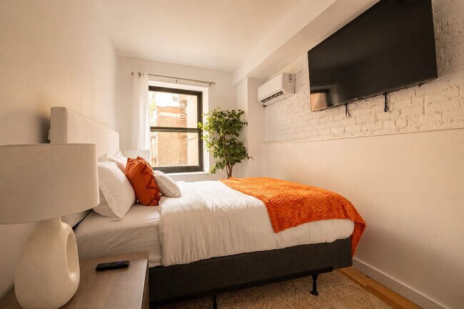 Building Photo - 354 Bowery-SI ID1035000P