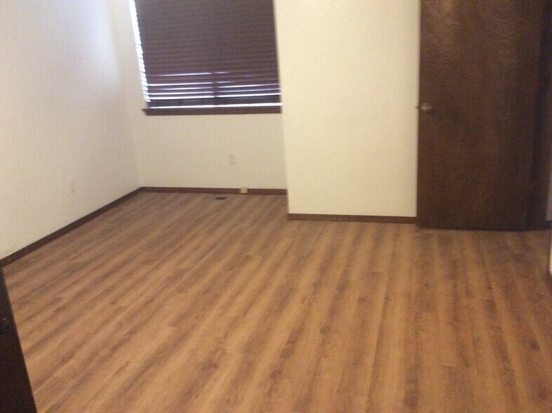 Building Photo - 12117 Foxglove Ct