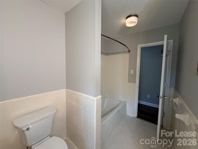 Building Photo - 851 Fieldstone Rd