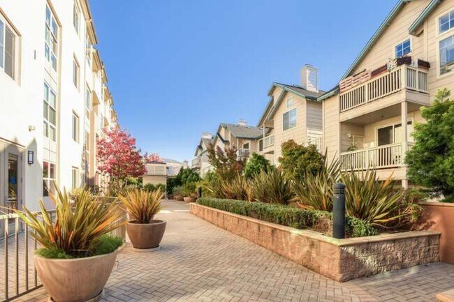 Building Photo - 1488 El Camino Real