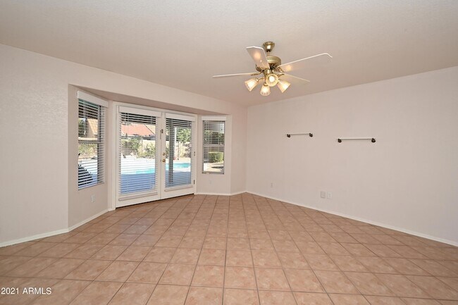 Building Photo - 5730 E Gelding Dr