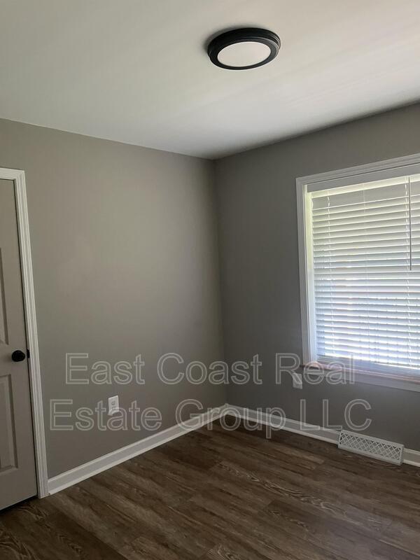 Building Photo - 18061 Crampton Ln