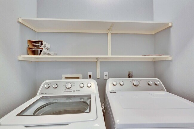 Building Photo - 11603 Ladera Vista Dr