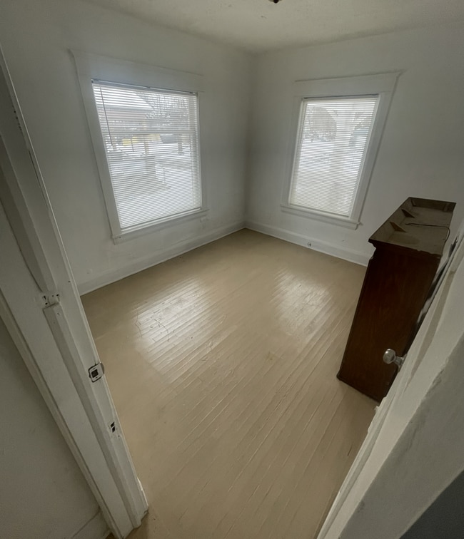 Bedroom 1 - 399 W Warren Ave