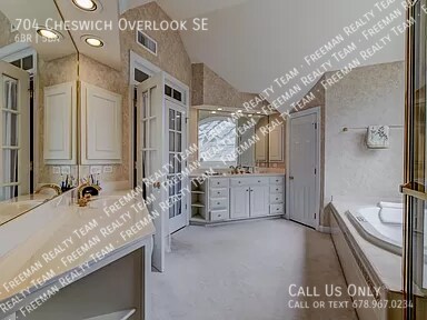 Building Photo - 704 Cheswich Overlook SE