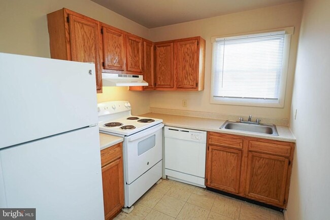 Building Photo - 738 Hemlock St