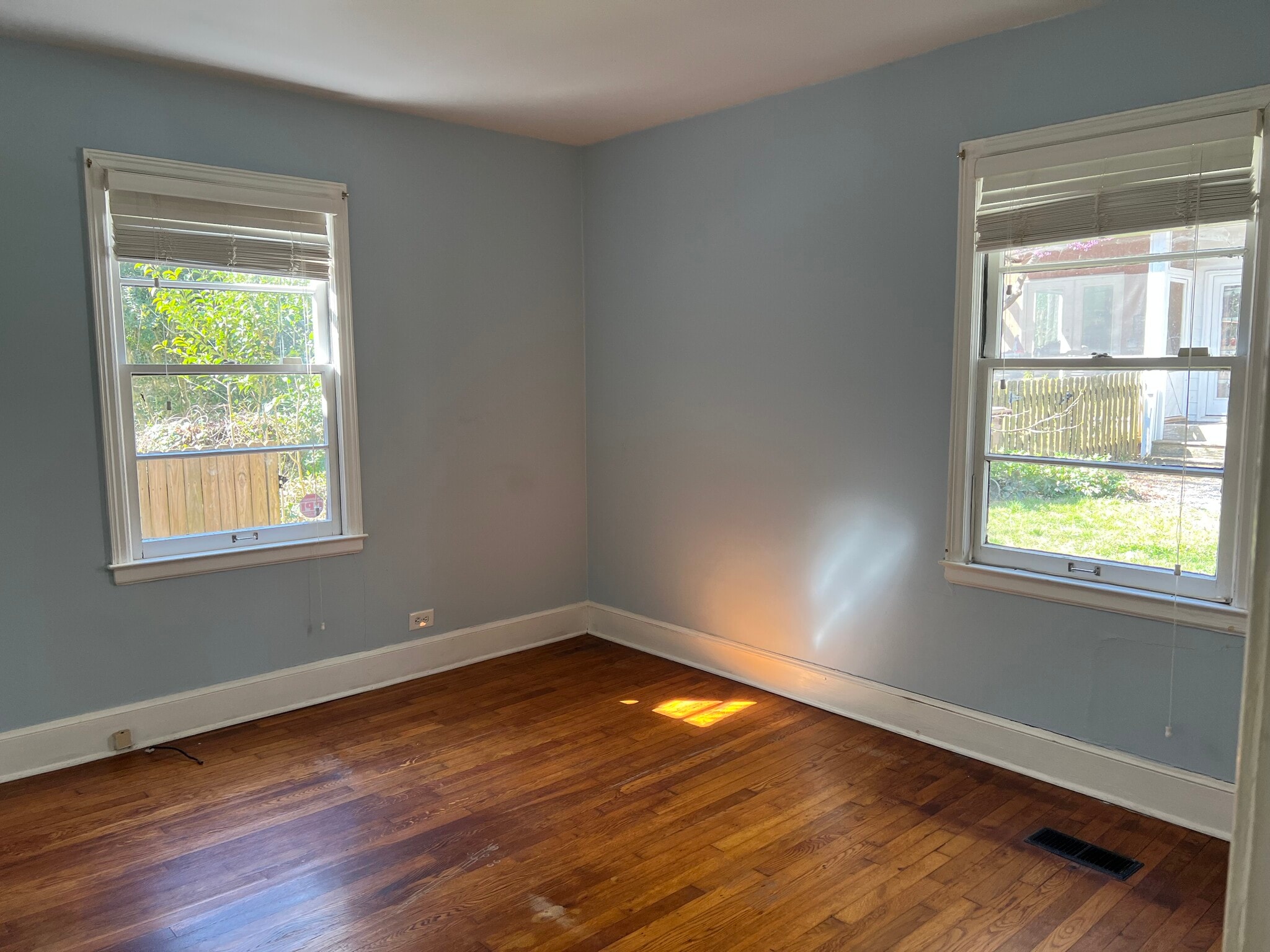 Building Photo - 905 Demerius St