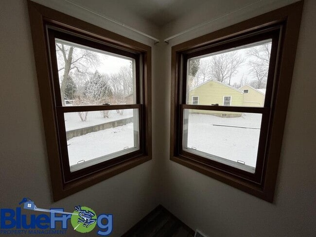 Building Photo - 646 Woodlawn Dr