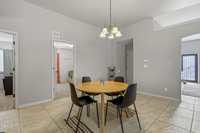 Building Photo - 3853 Loma Brisa Dr