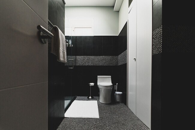 Building Photo - 331 South St