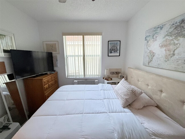 Building Photo - 4965 SW 153rd Ave