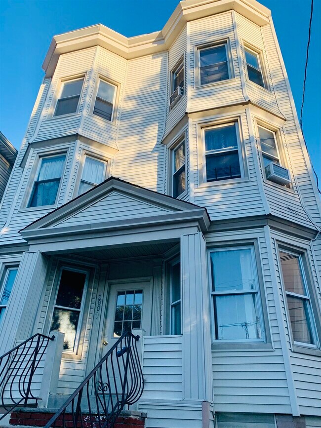 Primary Photo - 200 Nunda Ave