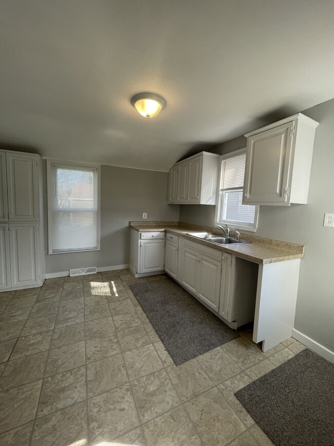 Building Photo - 1307 Mansfield St