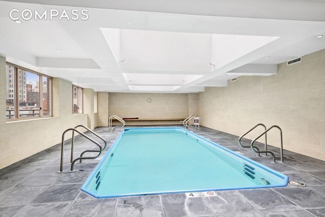 Building Photo - 350 E 82nd St