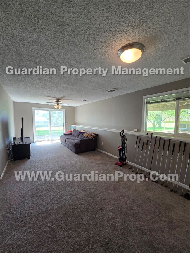 Building Photo - Chanhassen updated Townhome, Park view, 2 Car Garage, Large deck + Walkout Patio, available Aug