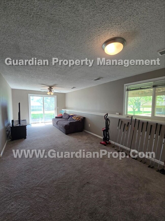 Building Photo - Chanhassen updated Townhome, Park view, Large private deck + Walkout Patio, available Aug