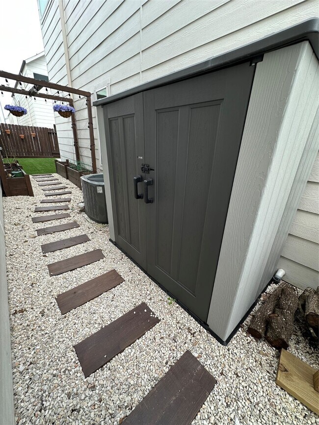 Building Photo - 4402 Bora Bora Ln