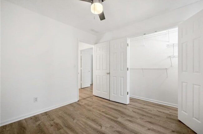 Building Photo - 10895 Glenbarr Dr