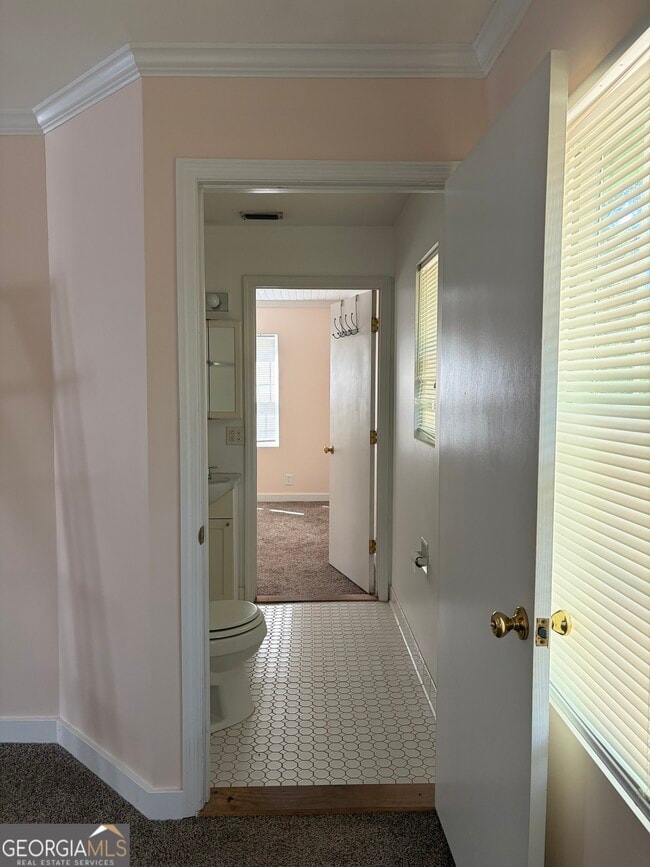 Building Photo - 102 W Grady Ave