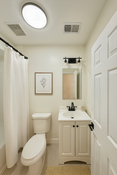 Building Photo - 156 Ridgewood Ave