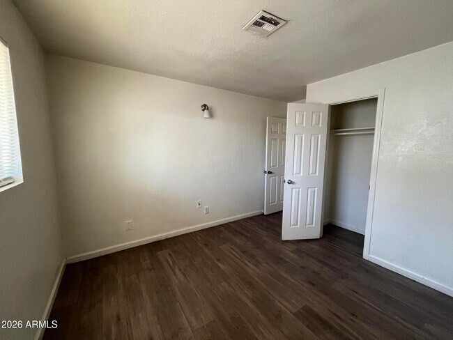 Building Photo - 375 N Nevada St