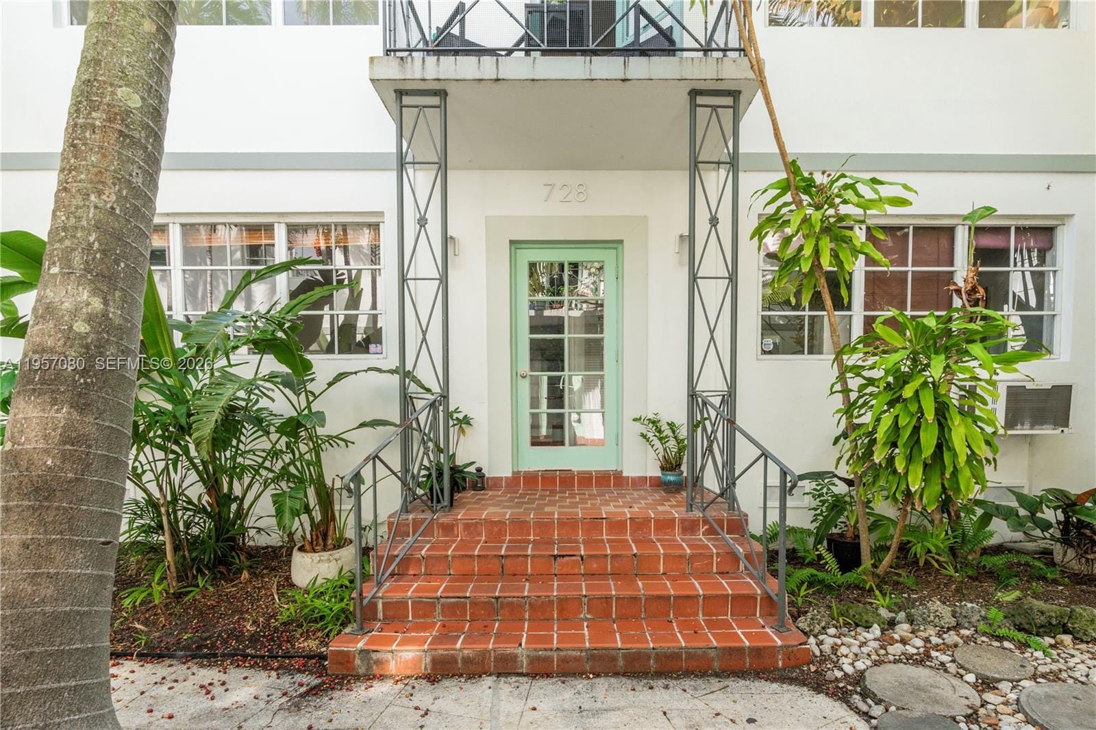 Building Photo - 728 Lenox Ave