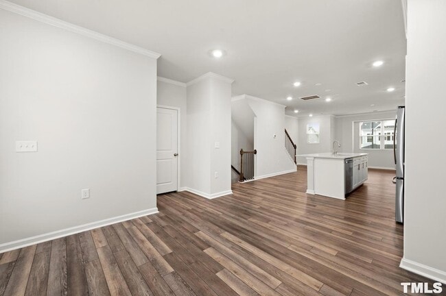 Building Photo - 742 Cormiche Ln