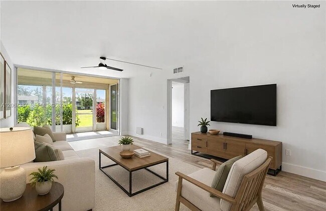 Building Photo - 1085 Forest Lakes Dr